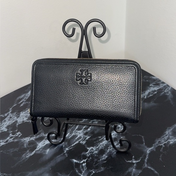 TORY BURCH Wallet Black Genuine Leather Zip Around Wallet 100% AUTHENTIC - Picture 1 of 7